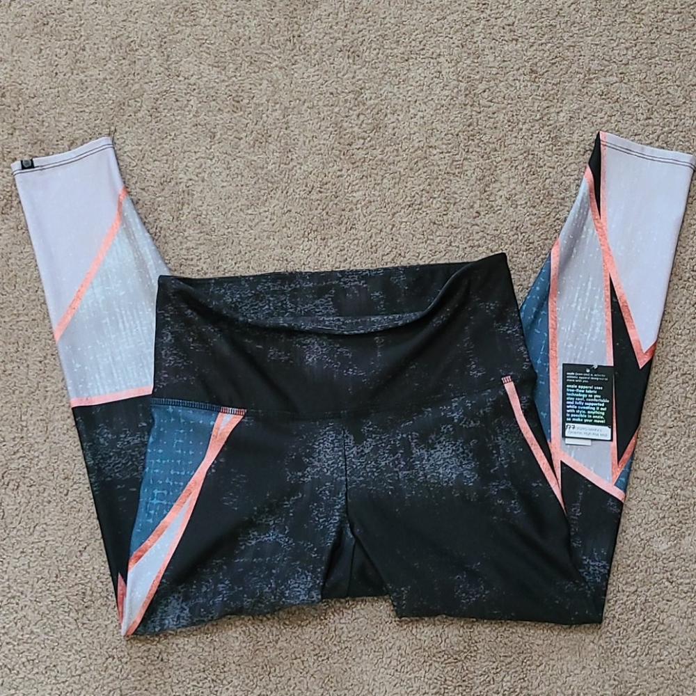 NWT Onzie Leggings L